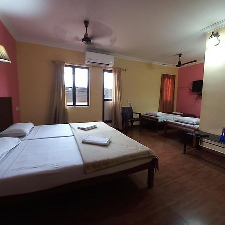 Hotel Srinivas Kochi Exterior photo