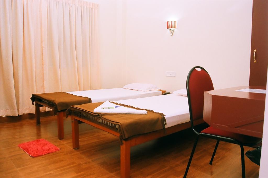Hotel Srinivas Kochi Room photo