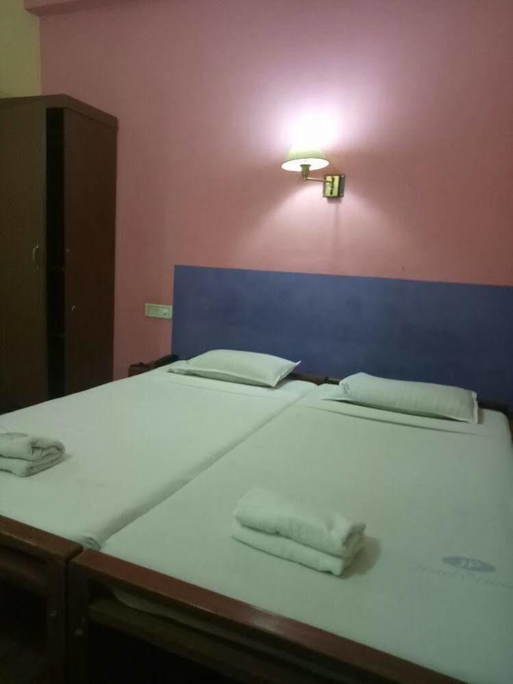 Hotel Srinivas Kochi Exterior photo