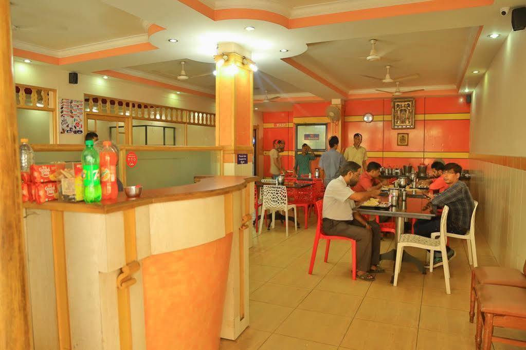 Hotel Srinivas Kochi Exterior photo